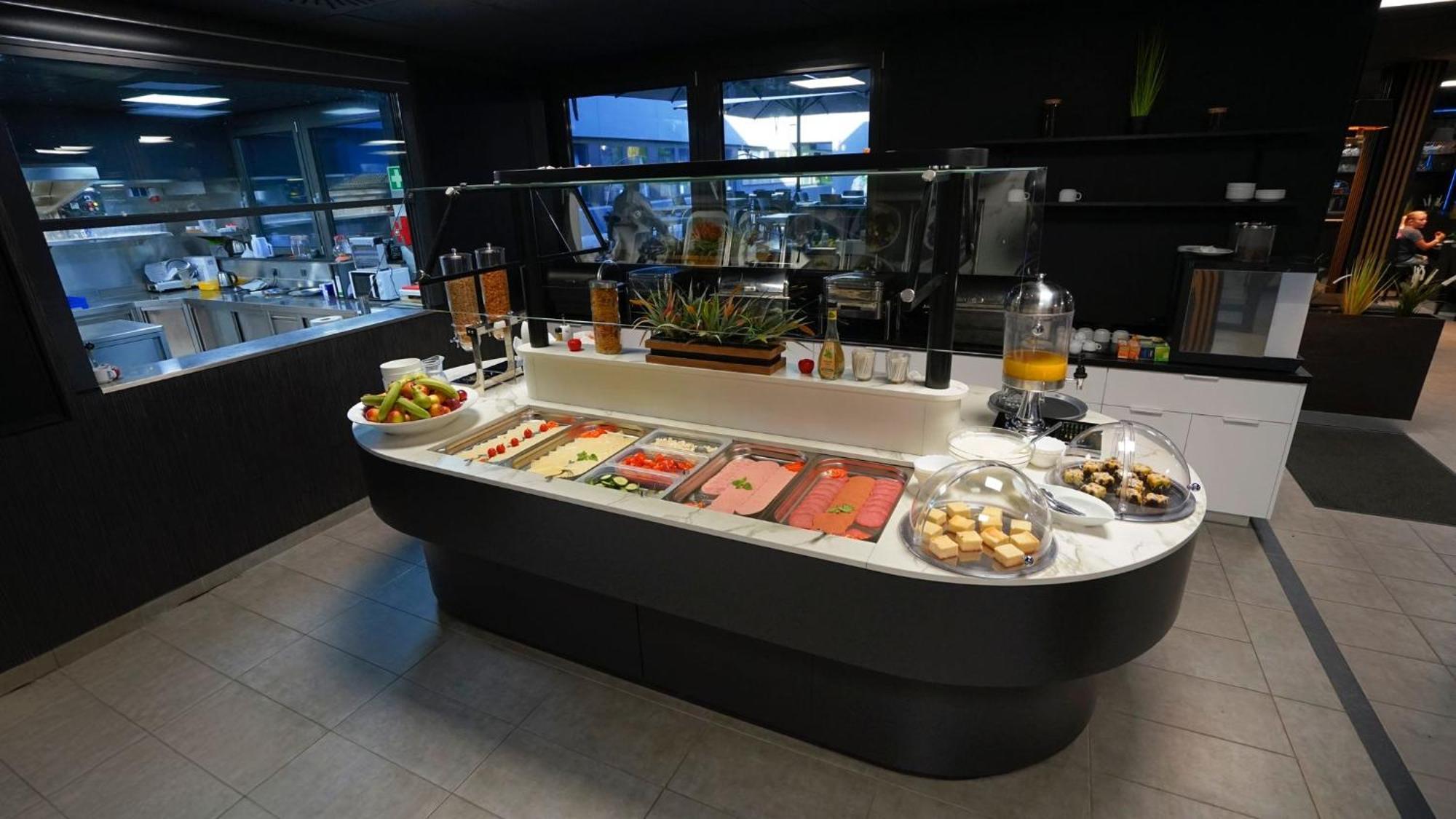 Tibet Hotel Am Airport Duesseldorf-ラーティンゲン エクステリア 写真
