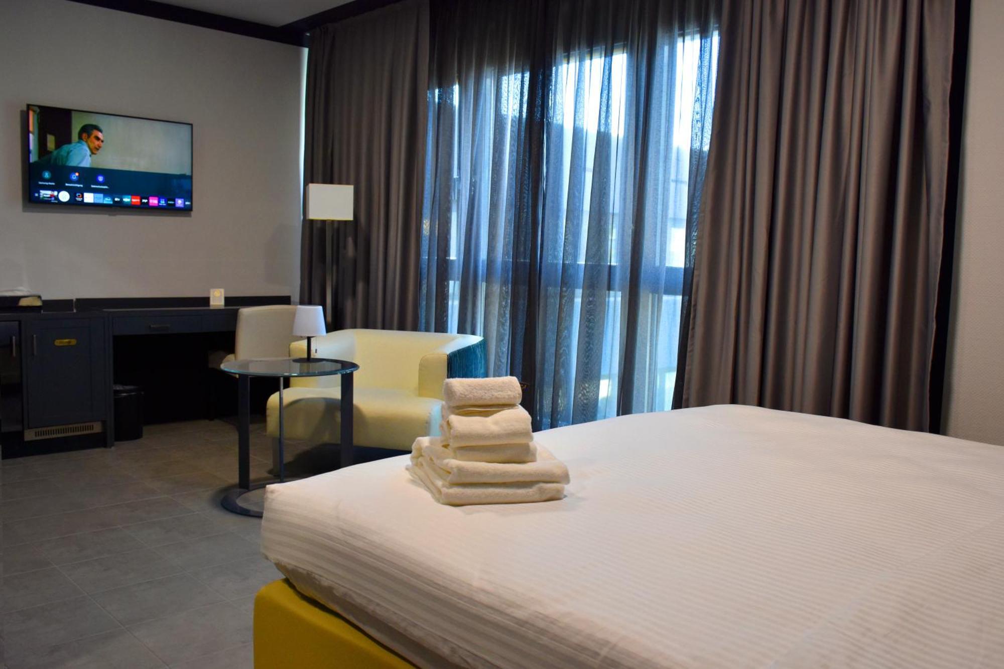 Tibet Hotel Am Airport Duesseldorf-ラーティンゲン エクステリア 写真