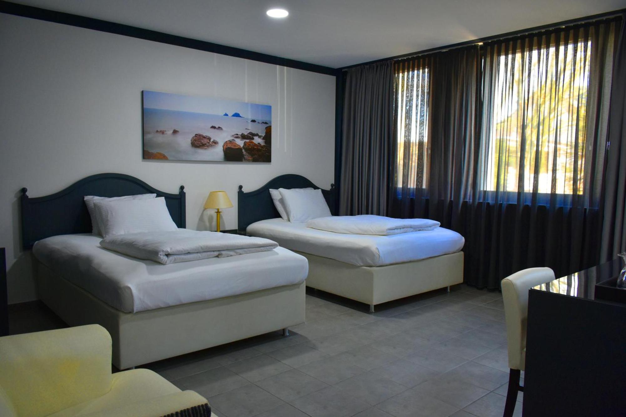 Tibet Hotel Am Airport Duesseldorf-ラーティンゲン エクステリア 写真