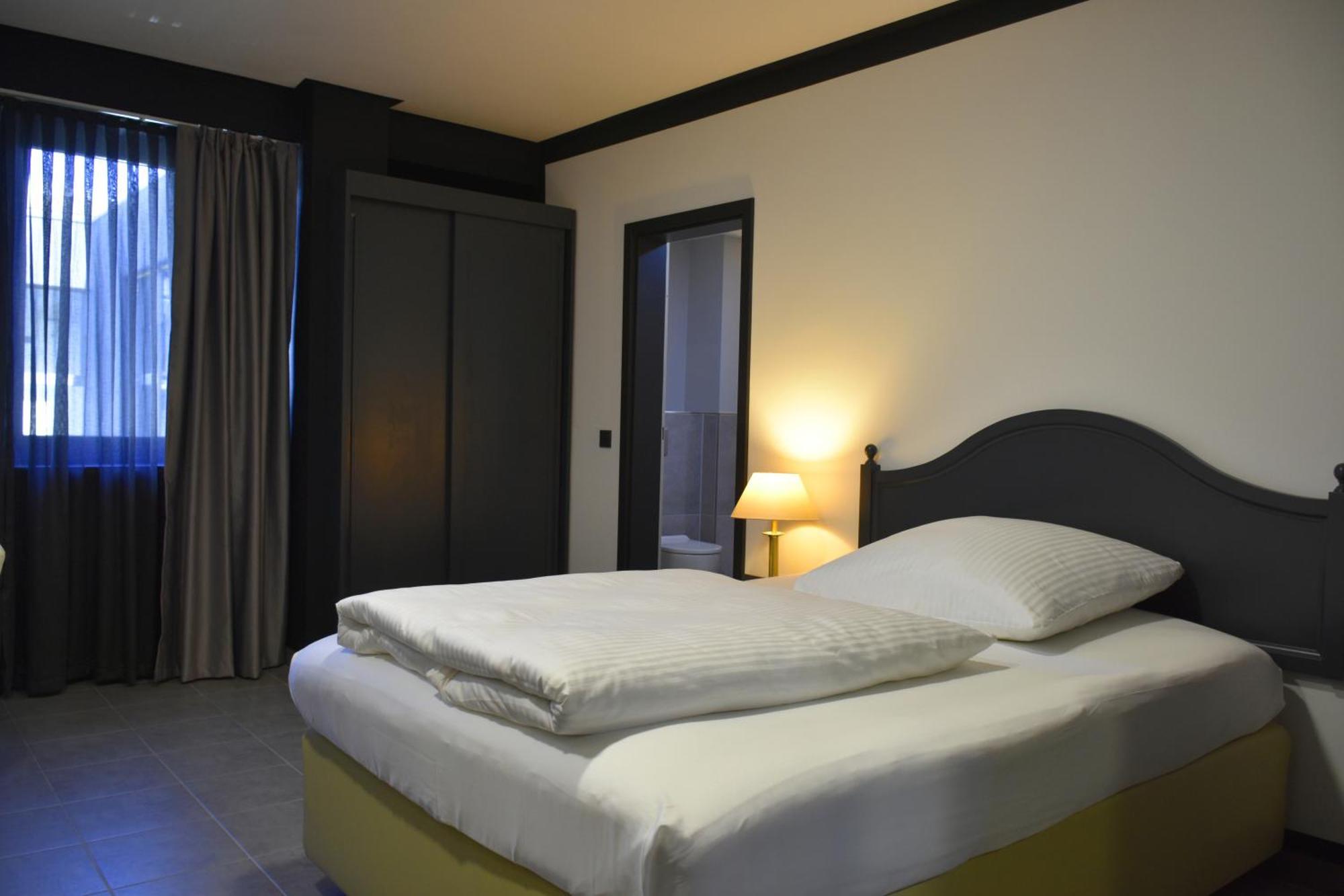 Tibet Hotel Am Airport Duesseldorf-ラーティンゲン エクステリア 写真